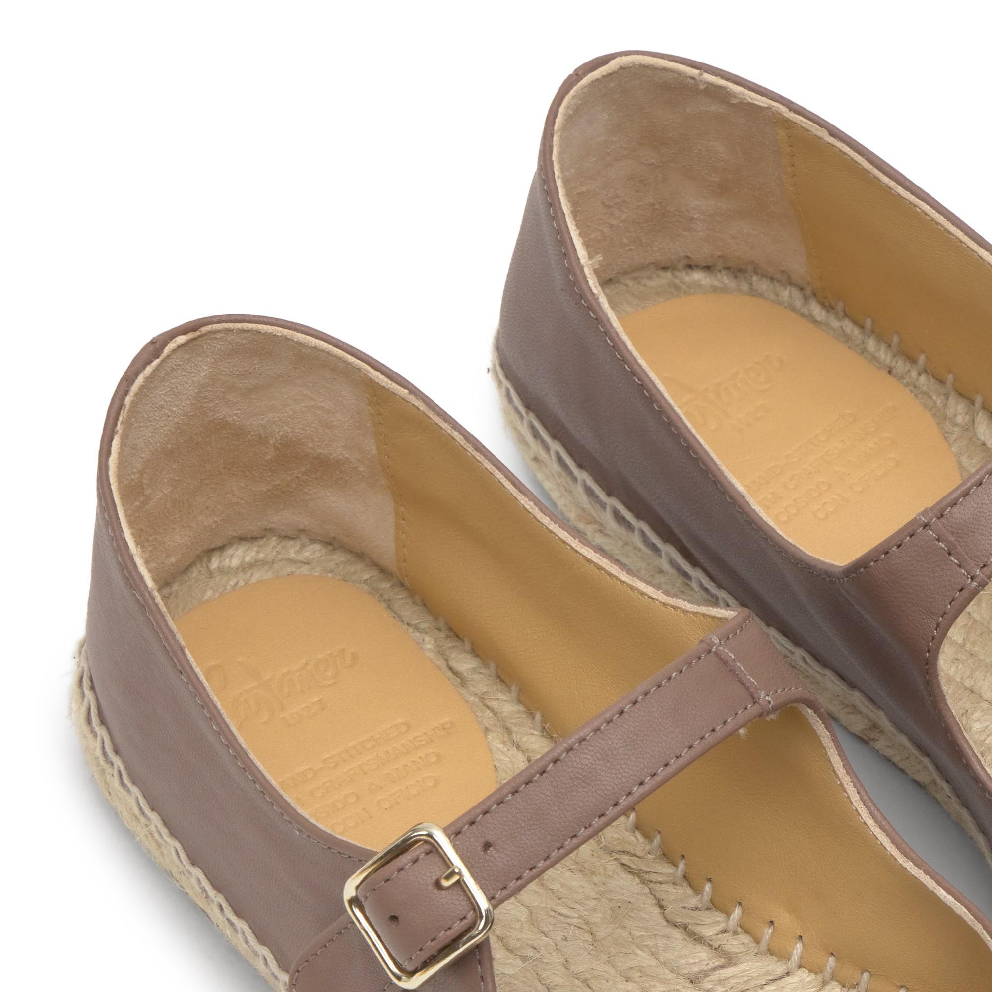 Alpargata Pepa plana mary-jane en napa con hebilla