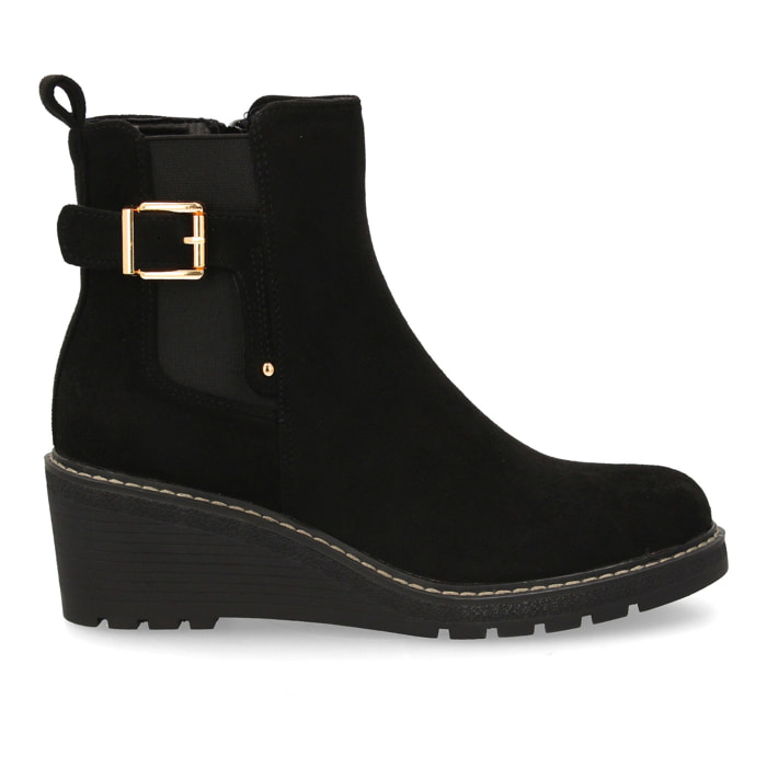 Bota de cuña con estilo minimalista para mujer