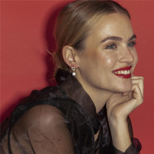 Pendientes con Perla Blanca acabado oro 18k