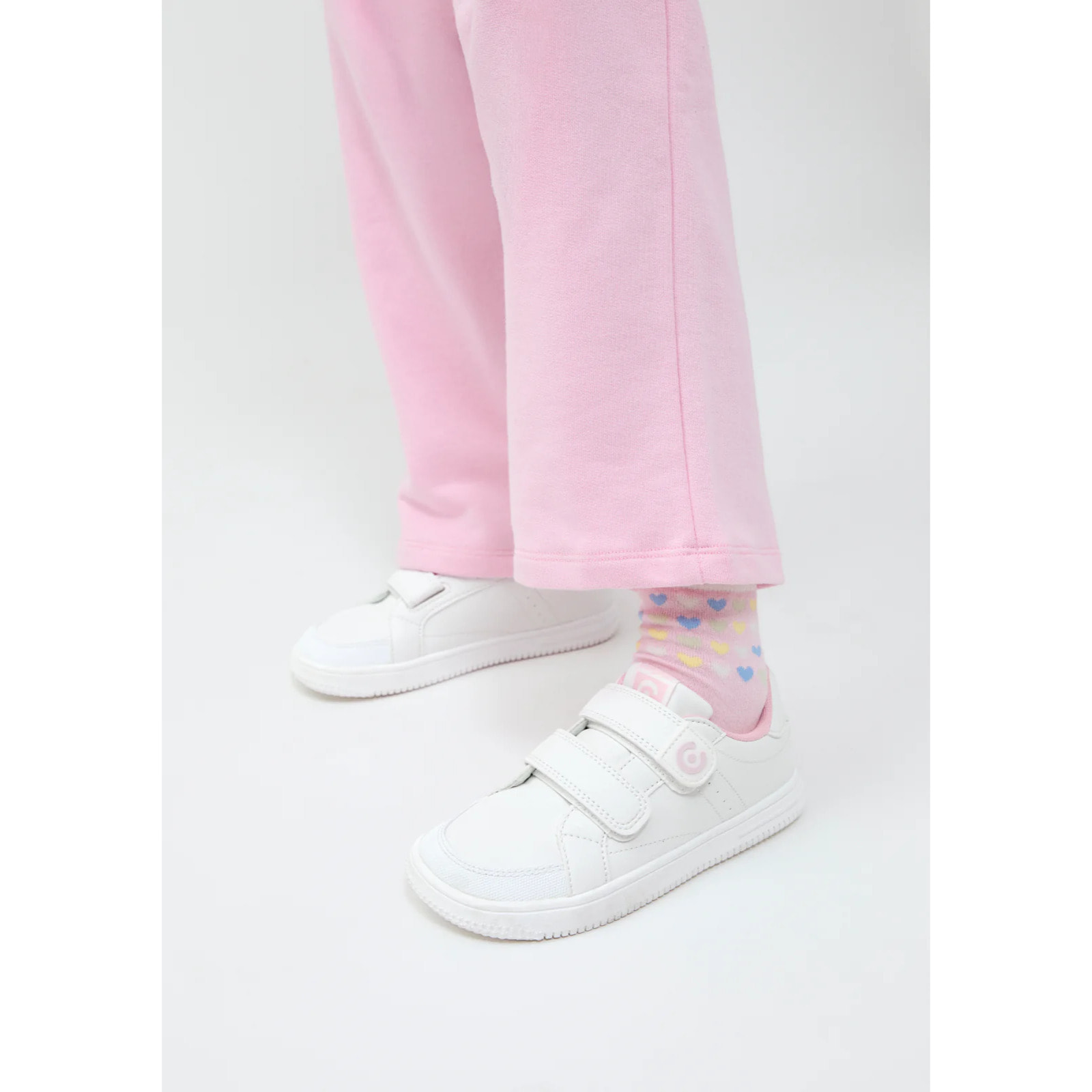 Scarpe scolastiche per bambini, design rispettoso e materiali traspiranti