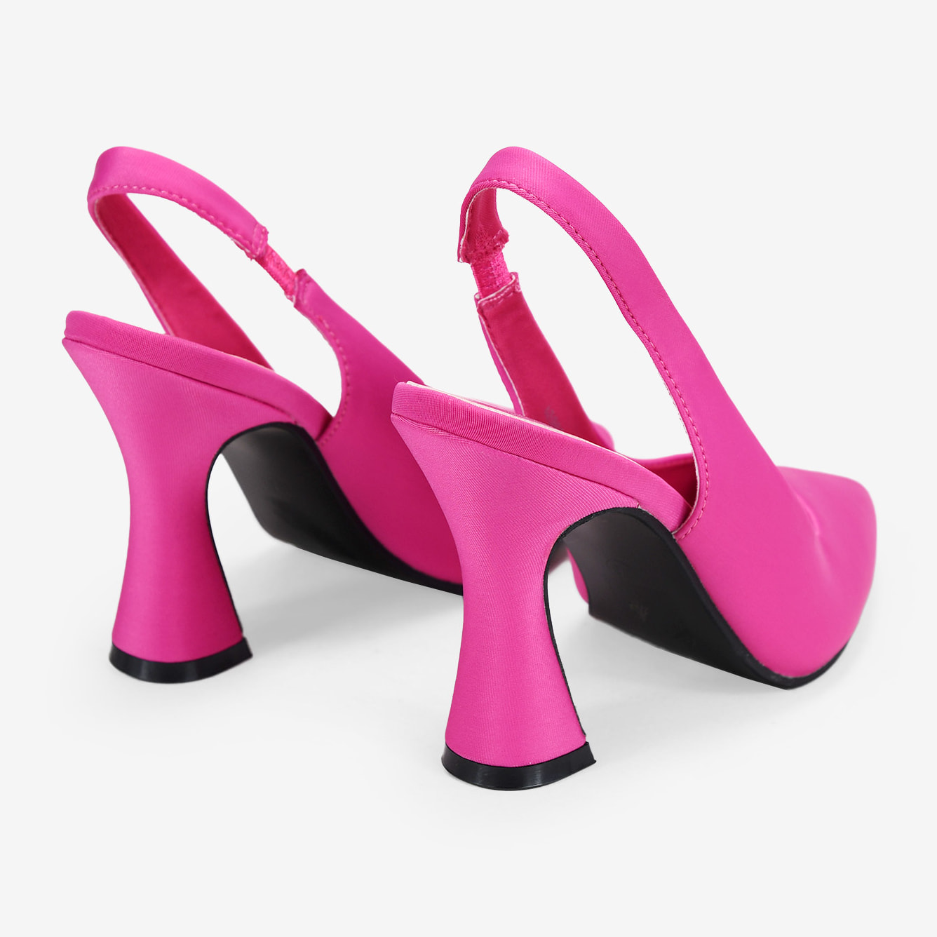 Zapatos de tacón acampanado rosa