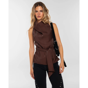 Top con cuello drapeado y fajín de mujer