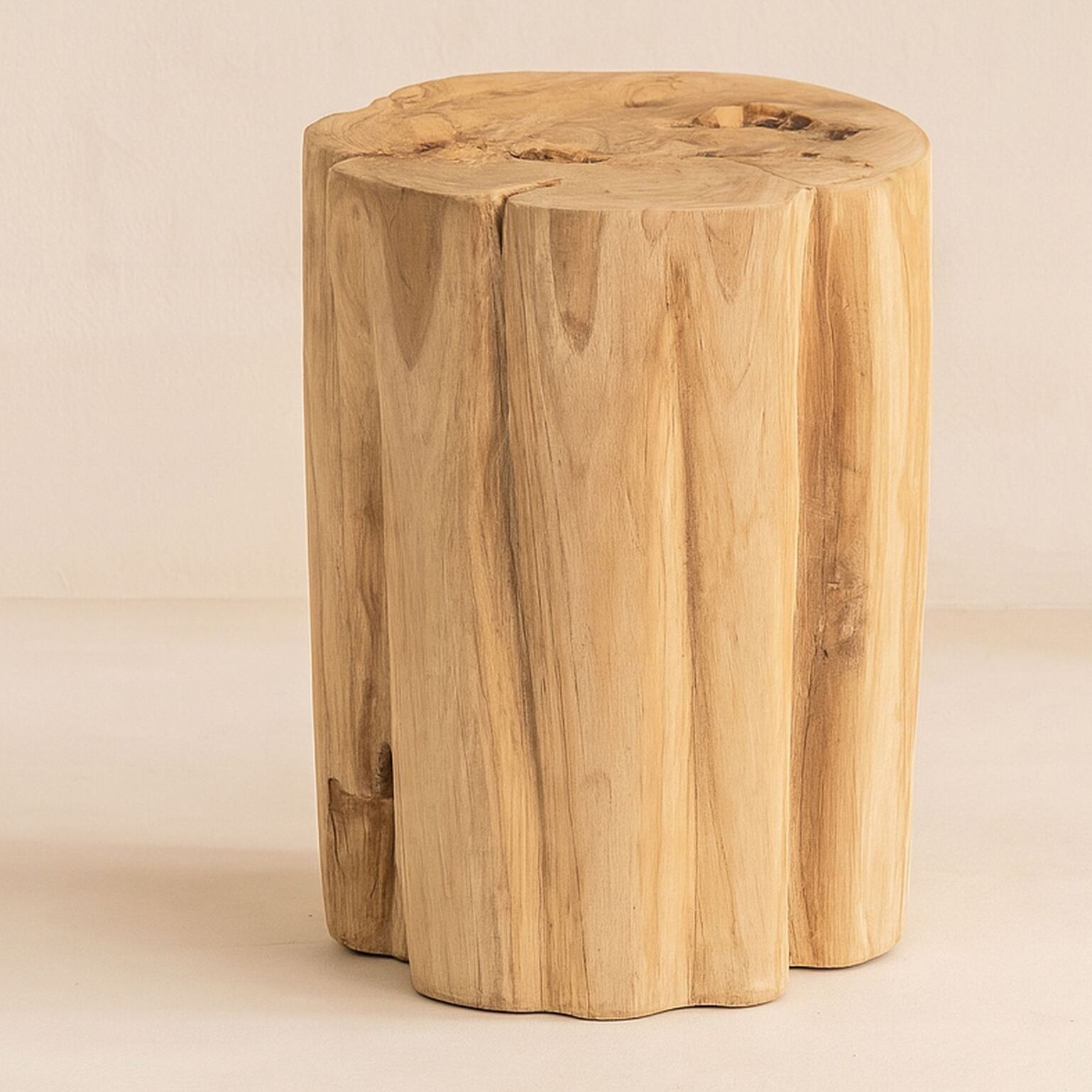 Bout de canapé en racine de teck