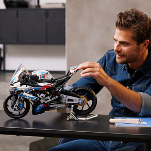 LEGO TECHNIC 42130 - BMW M 1000 RR