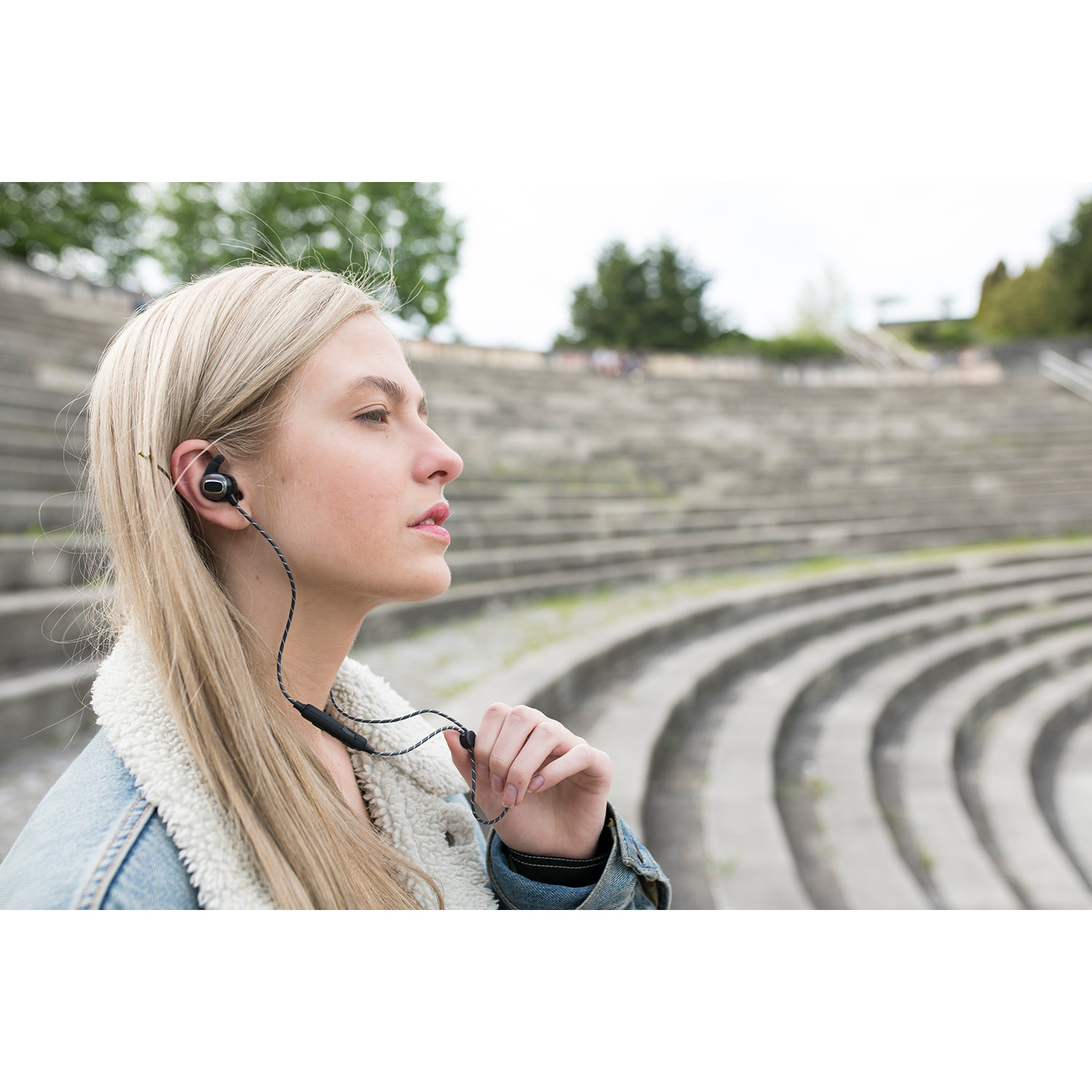 MAGNUSSEN M4 EARPHONES en color Negro