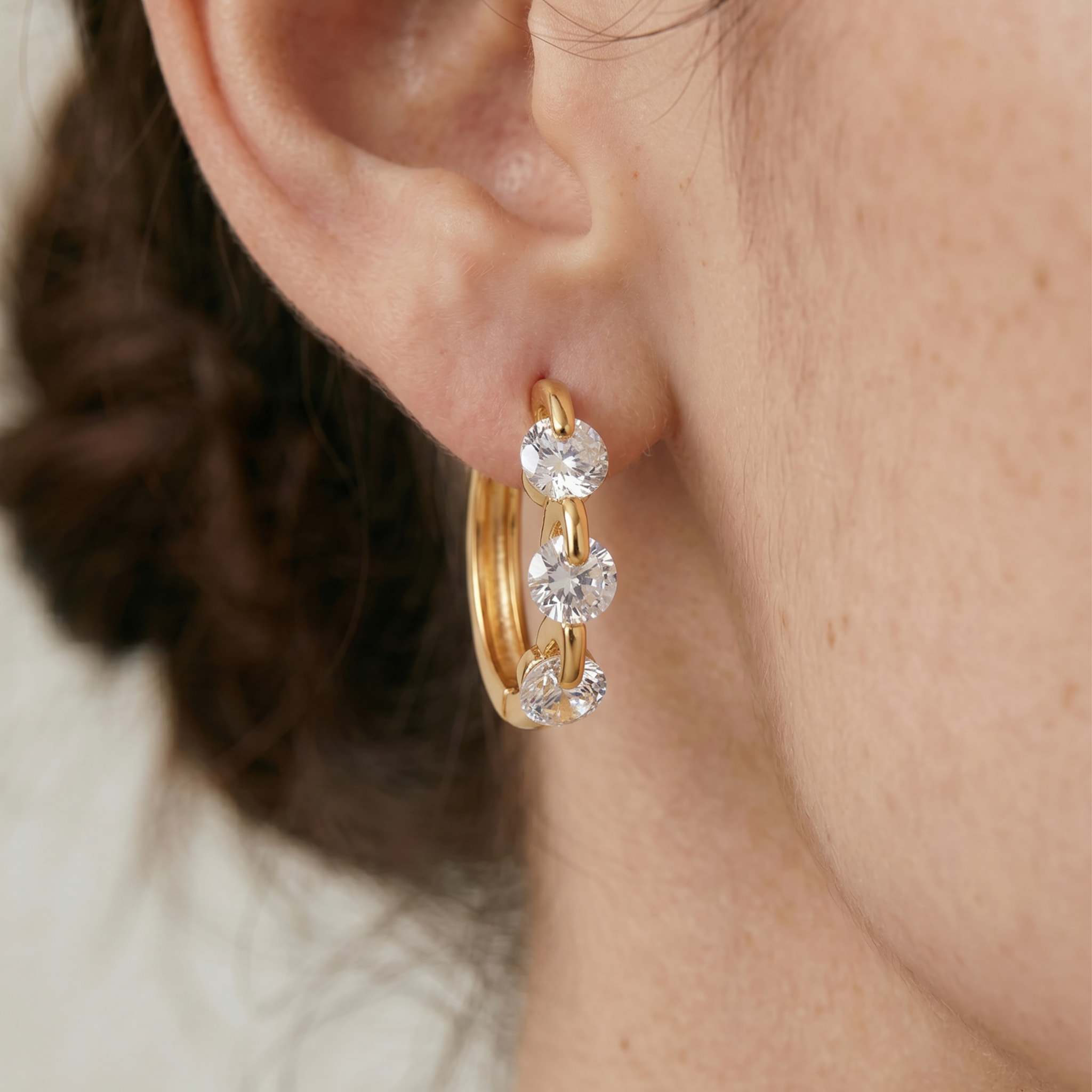 Pendientes Nili acabado oro amarillo 18k