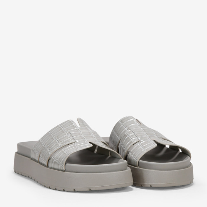 Sandalias de plataforma beige efecto cocodrilo