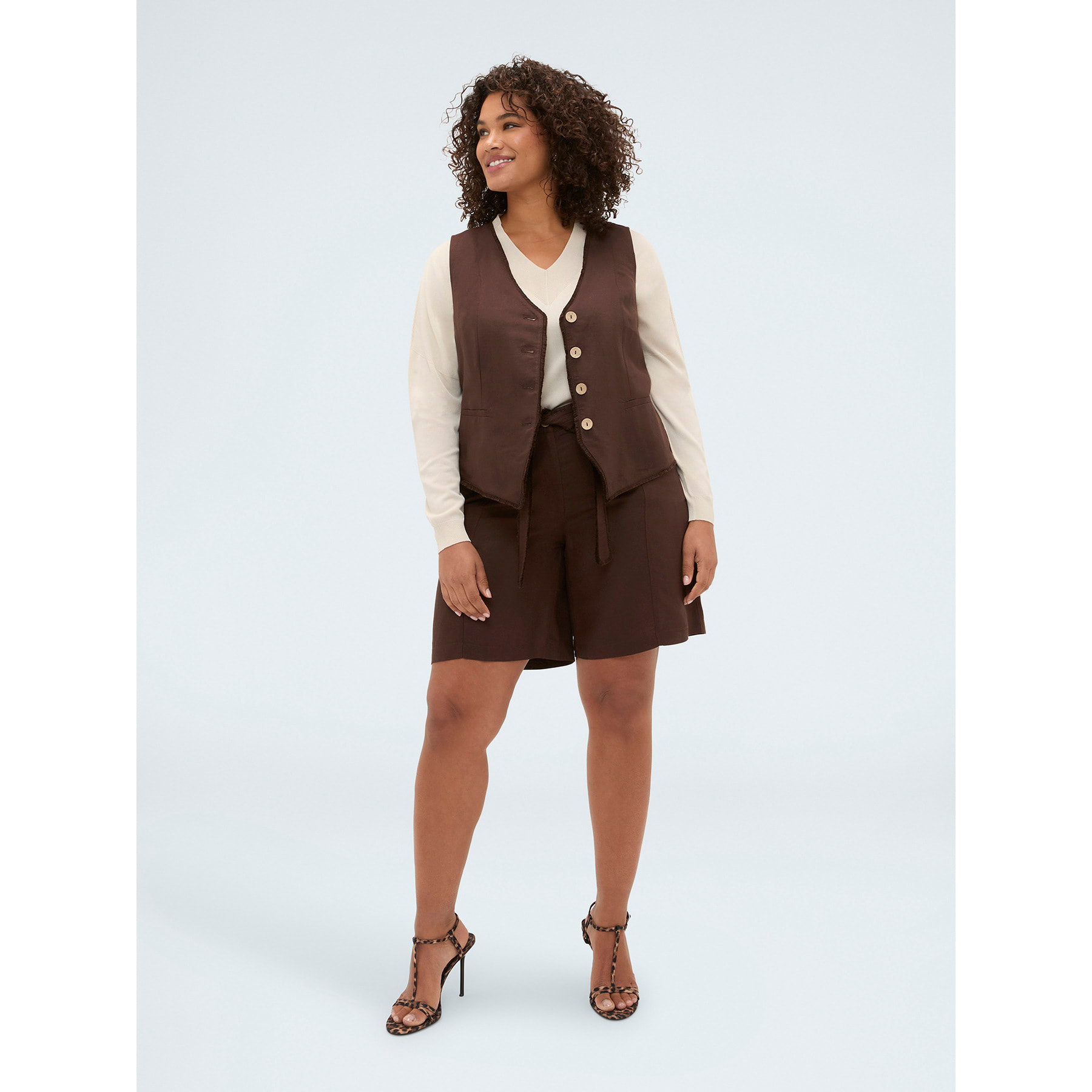 Fiorella Rubino - Shorts in misto lino viscosa con cintura - Marrone