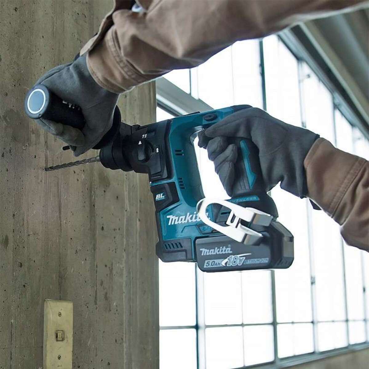 Taladro MAKITA SDS+ 18V Li-Ion 5.0Ah 17mm - DHR171RTJ