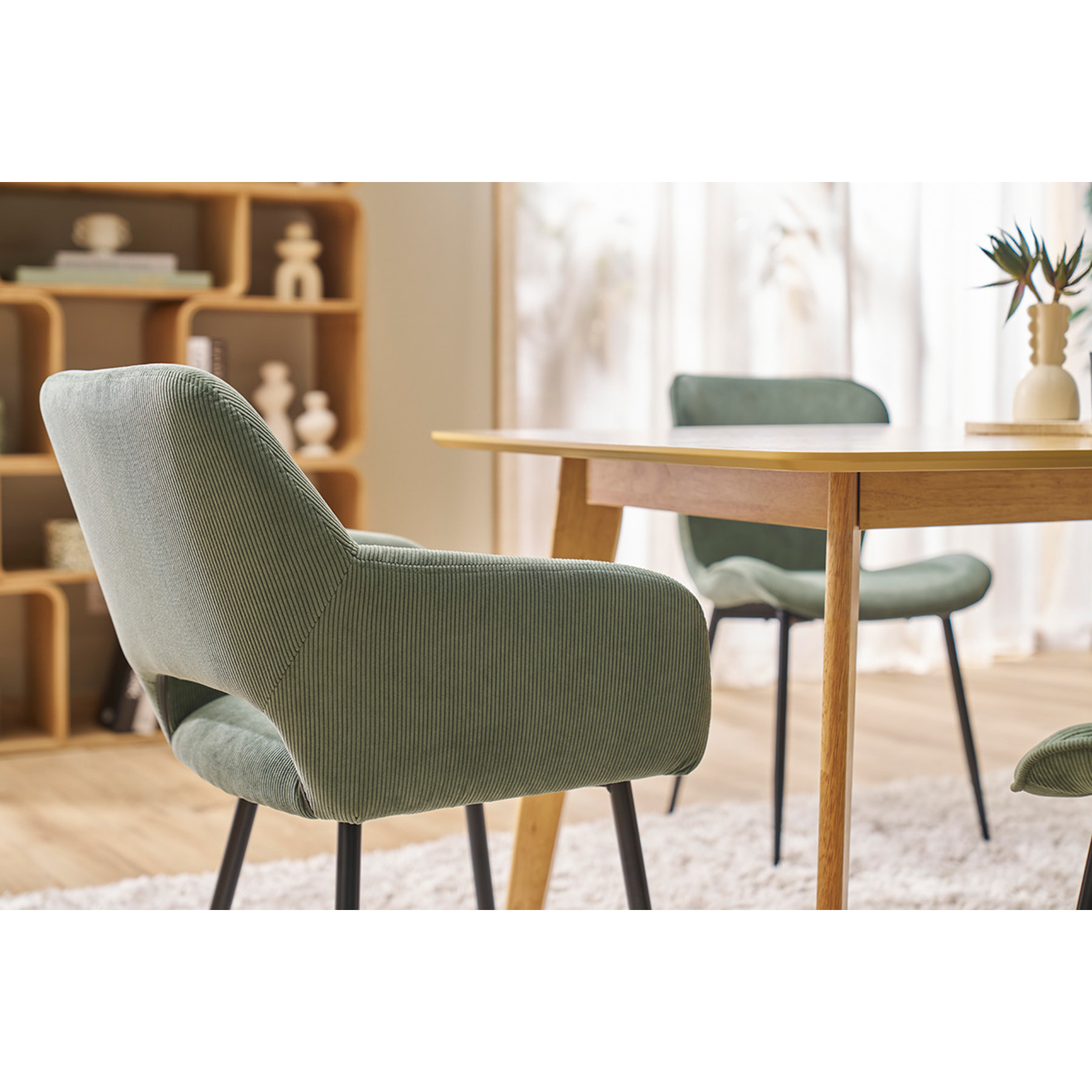 Chaises en tissu velours côtelé vert kaki et métal noir (lot de 2) LAURETTE