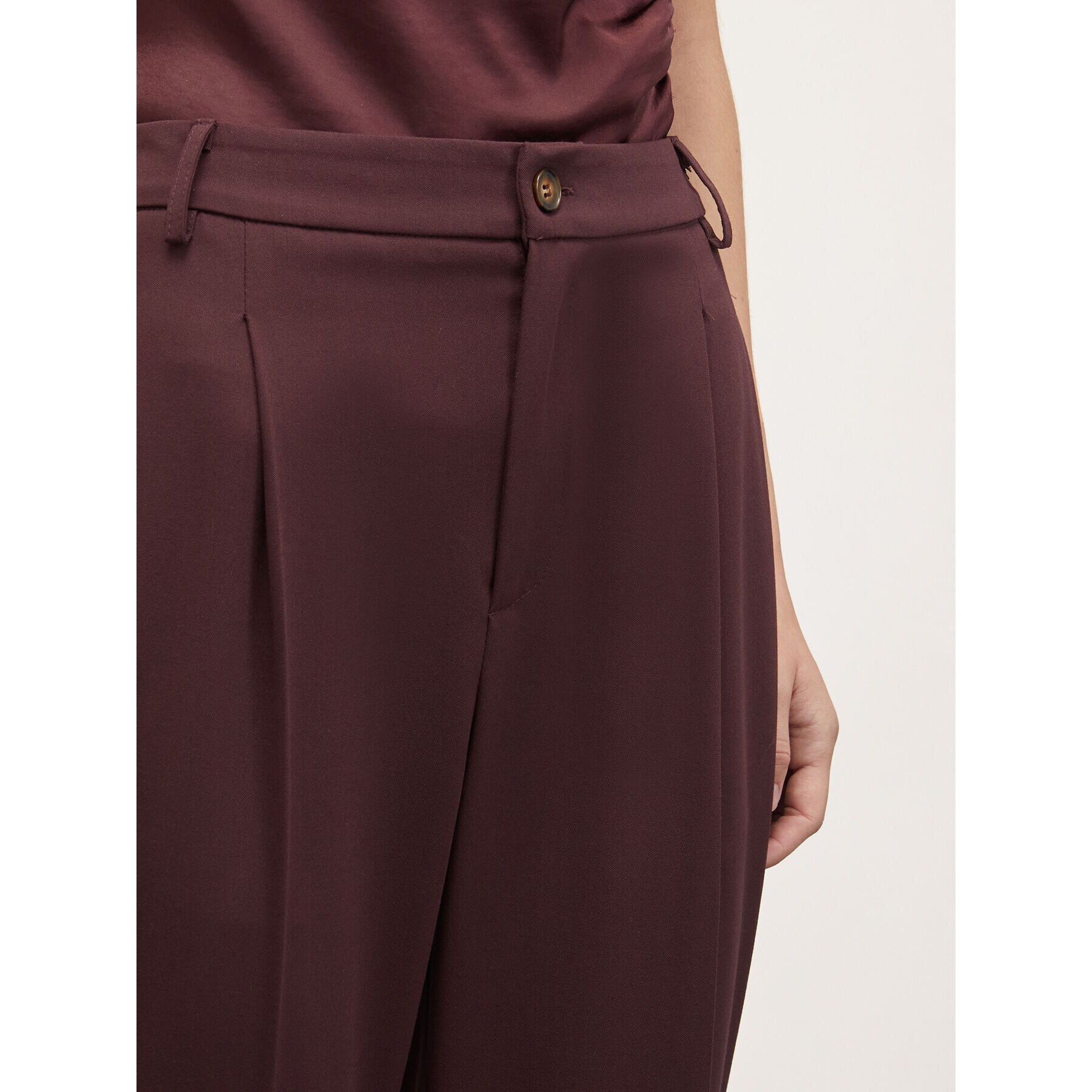 Motivi - Pantalón regular con pliegues - Rojo