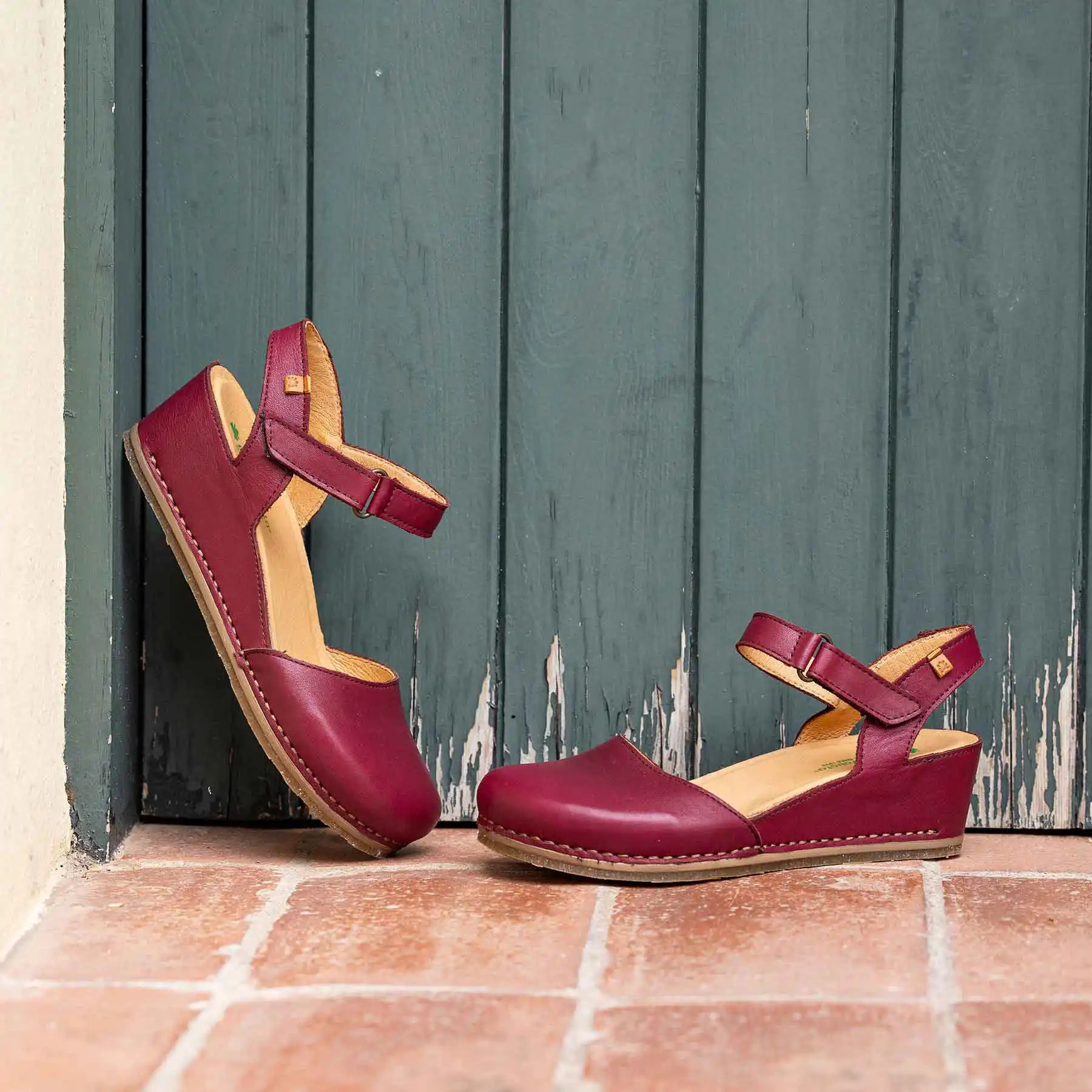 Sandalia de cuña N5850 SOFT NAPPA BURDEOS / PICUAL color Burdeos