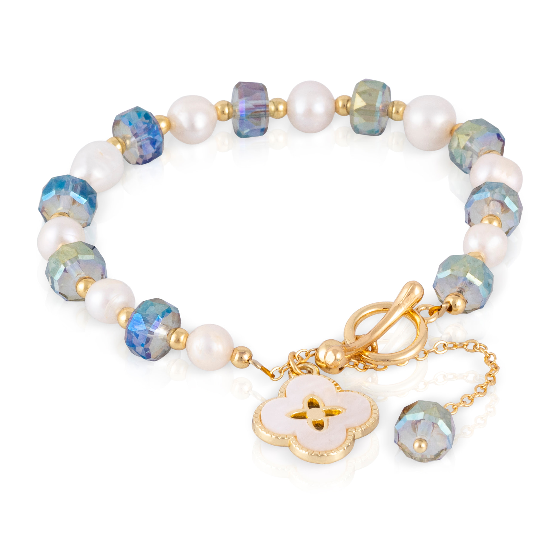 Pulsera con colgante de trébol de cuatro hojas, cuentas de cristal azul y perlas naturales.