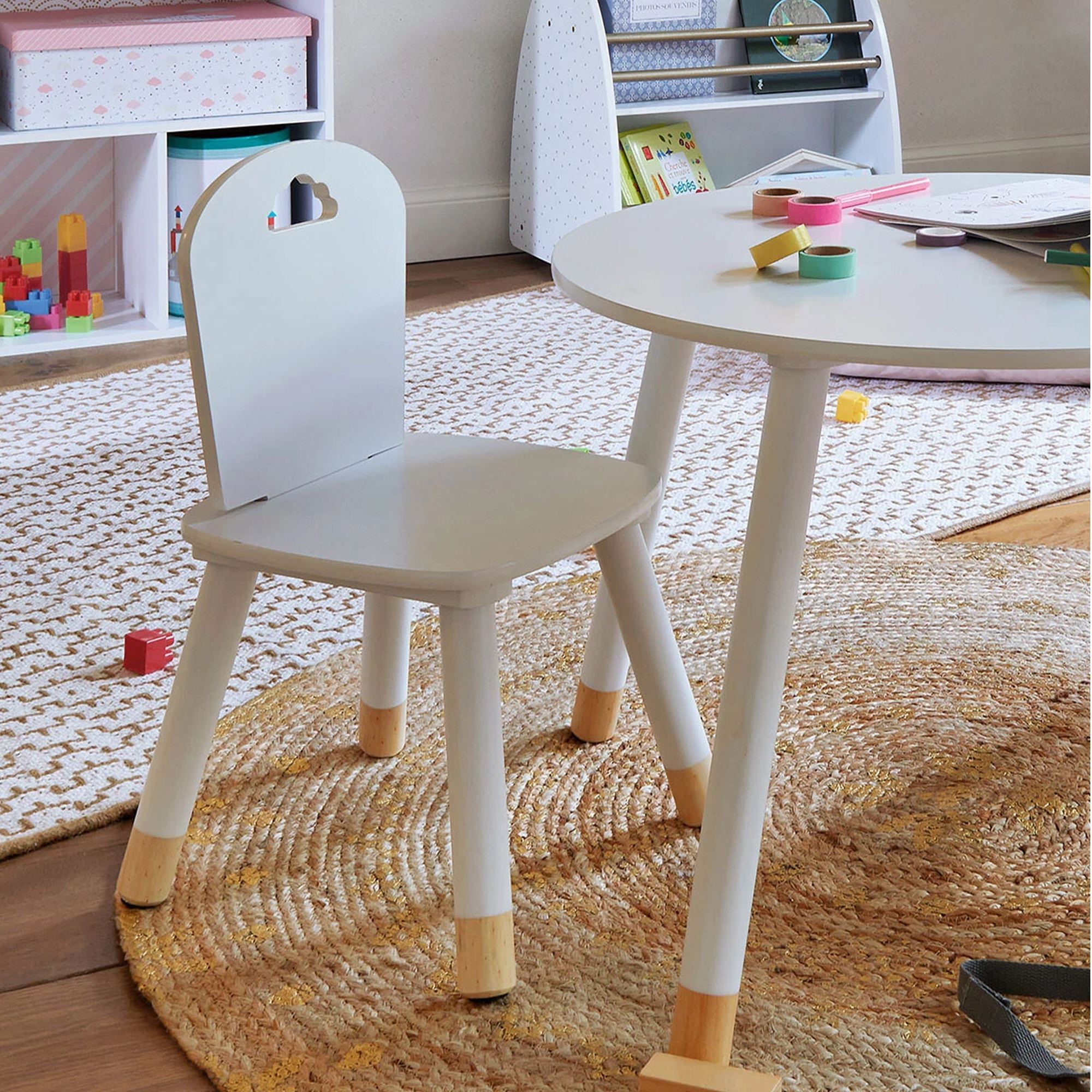 Silla para niños blanca