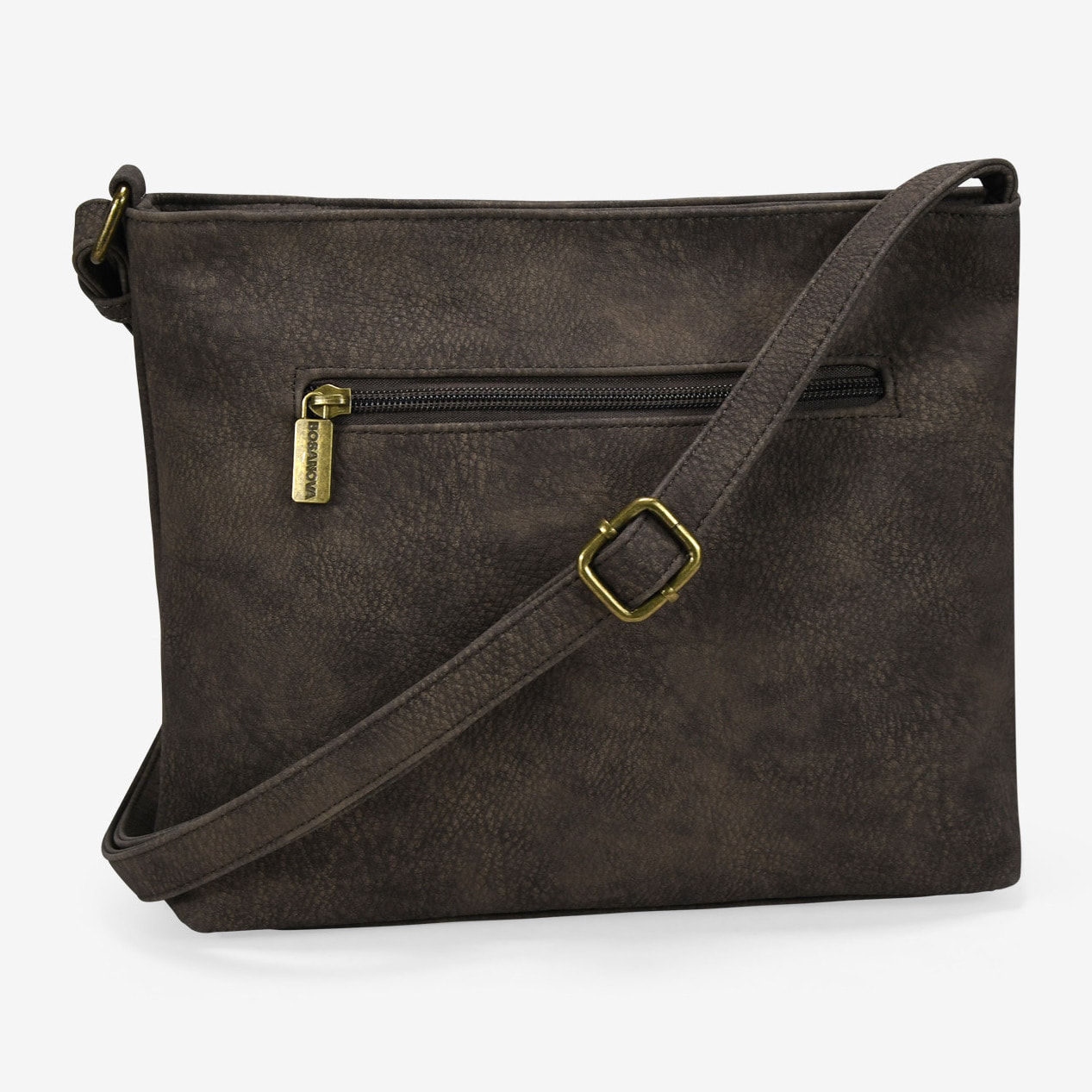 Bolso bandolera marrón con solapa de tachas