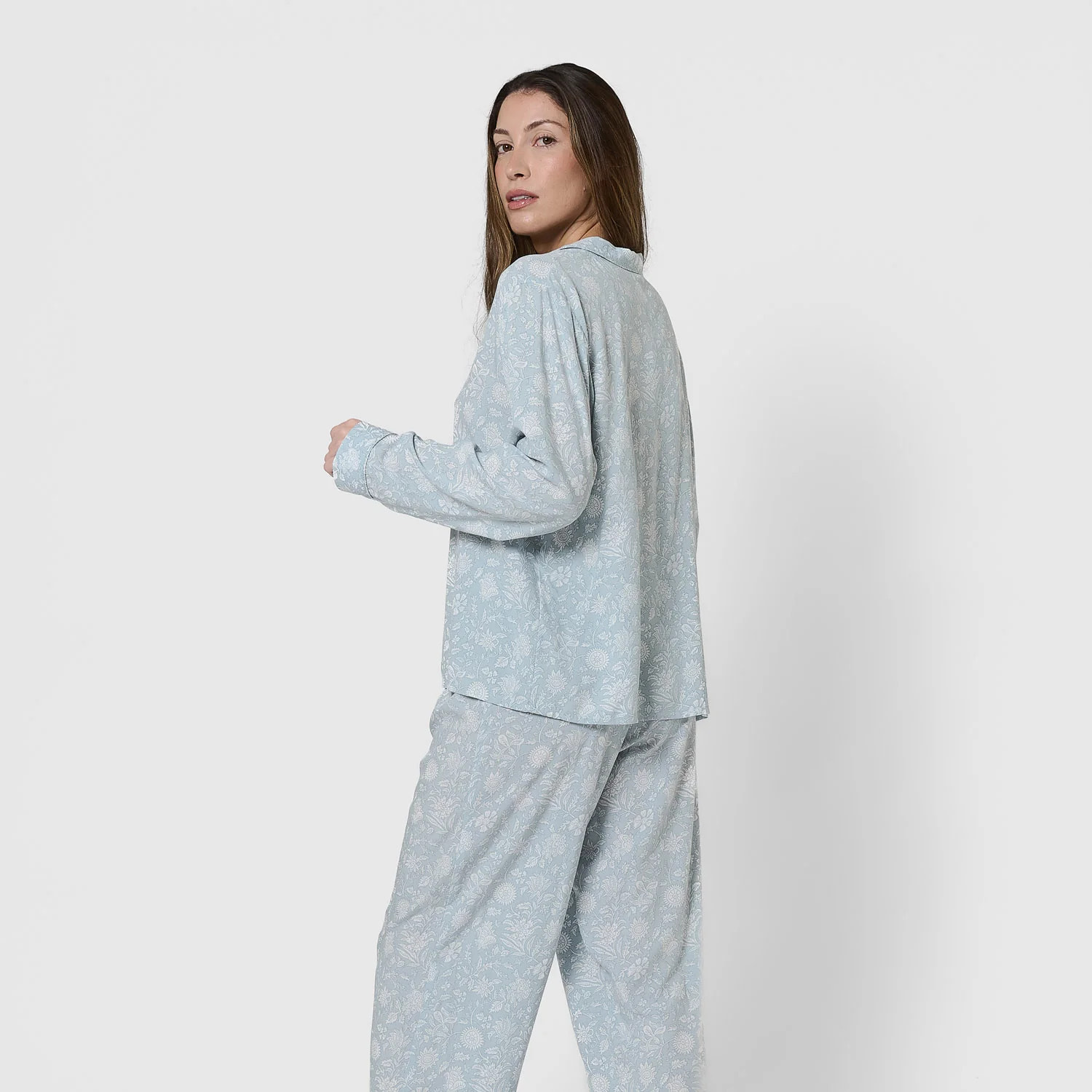 Pijama largo camisero viscosa calima verde agua
