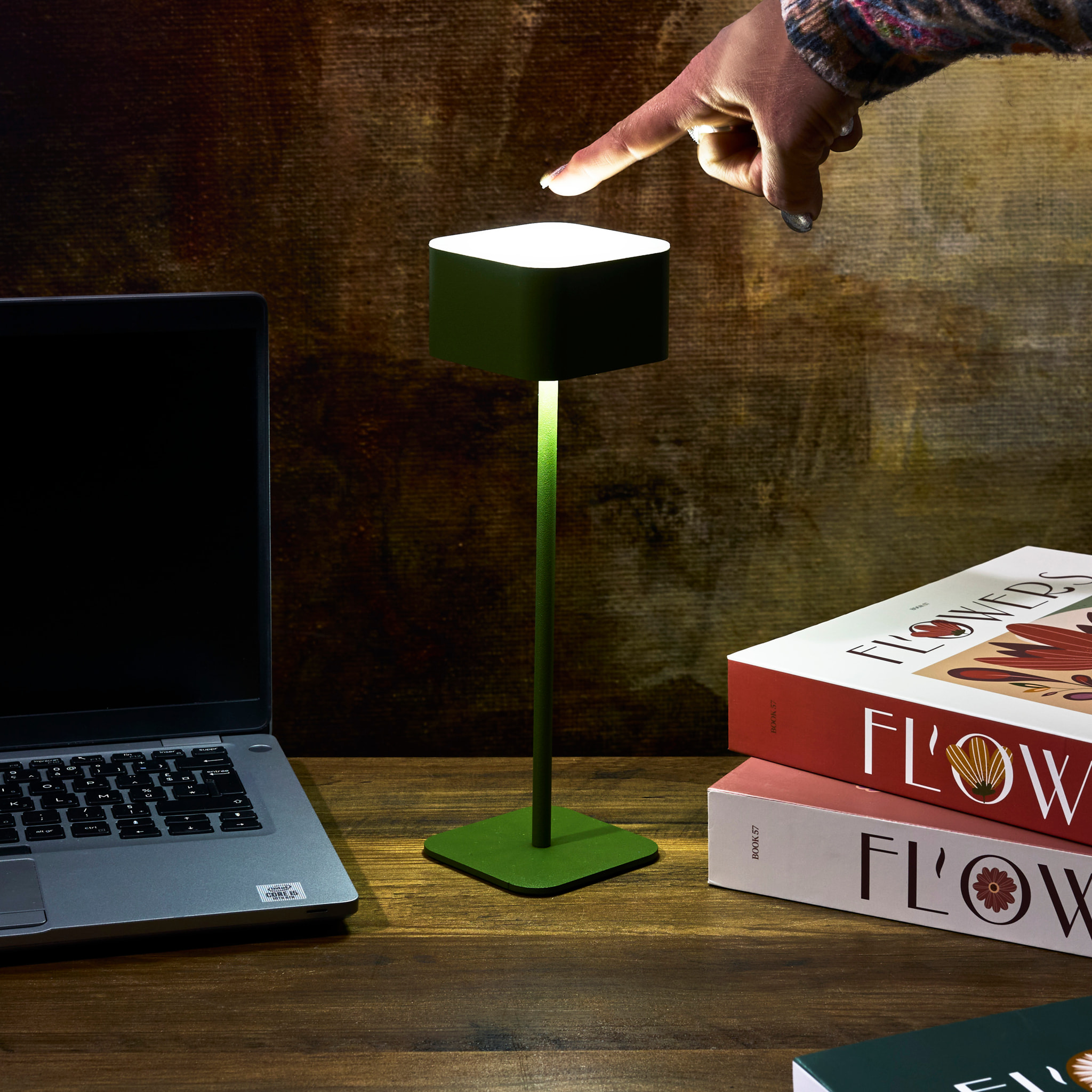 Lampe - HOME DECO FACTORY - Tactile - Rechargeable - Verte