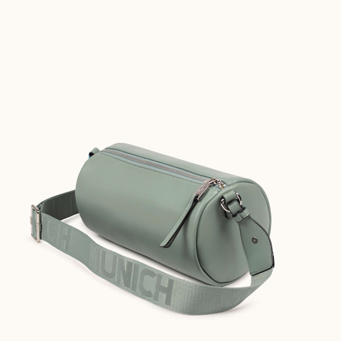 Bandolera Cilíndrica Verde Agua con Charms y Detalles Técnicos CHARMS CROSSBODY BARREL AQUA