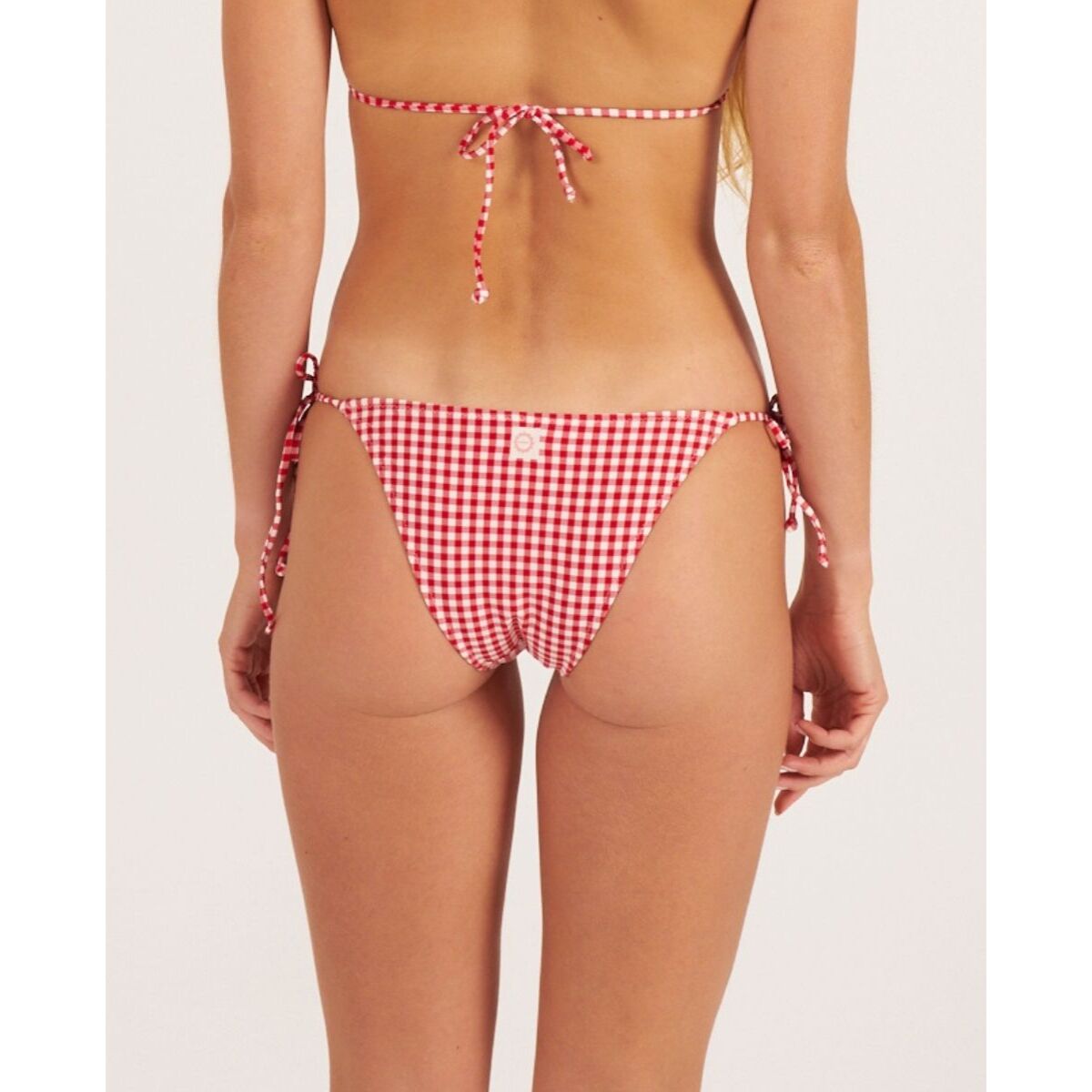 Braga de bikini brasileña con lazos de cuadros vichy