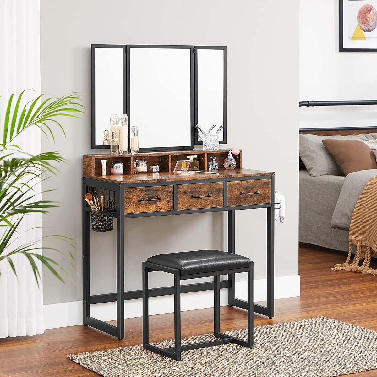 Toeletta industriale rustica con specchio tri-fold e sgabello in ecopelle RVT004B01