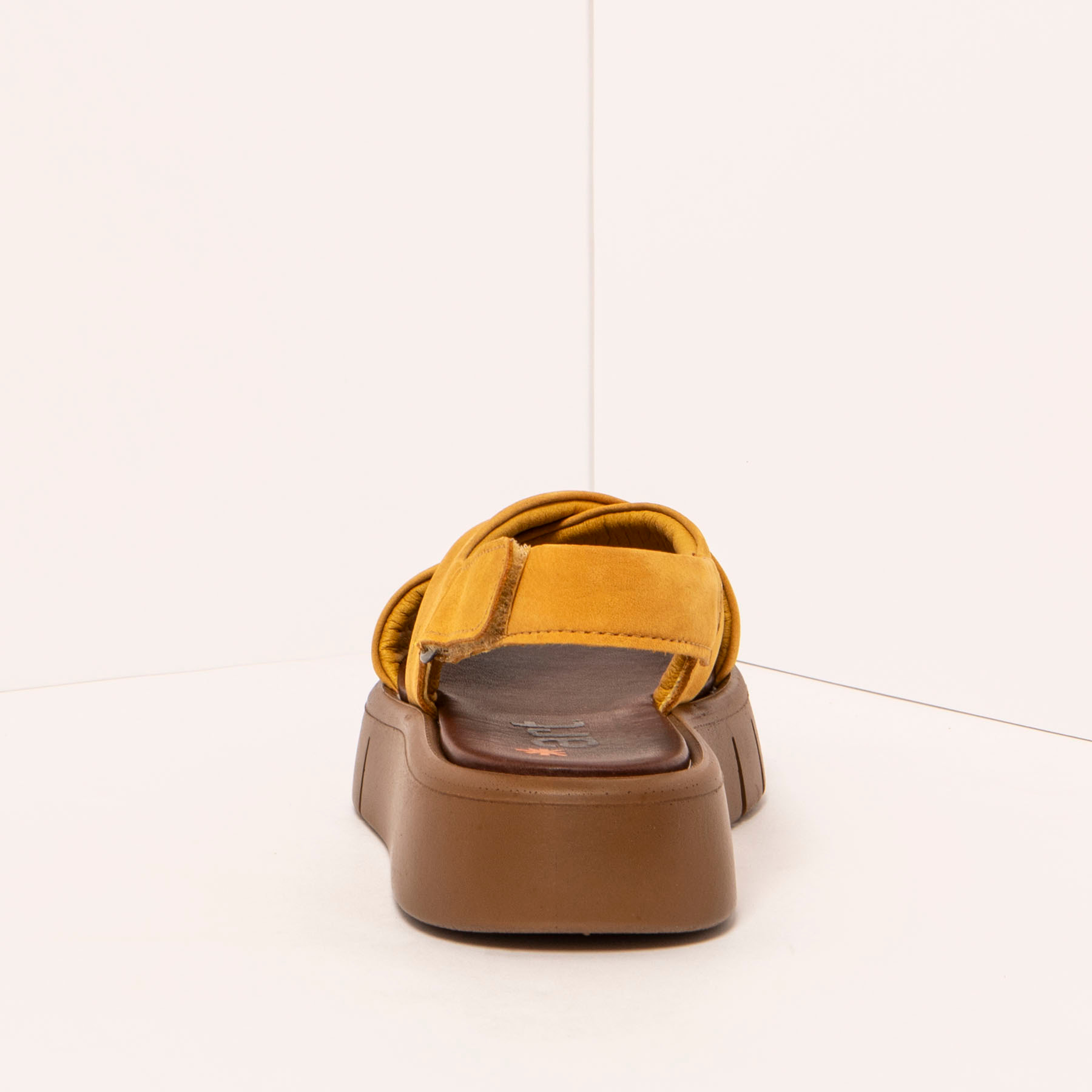 Sandalias 1855 NOBUCK HONEY/ MALAGA color Honey