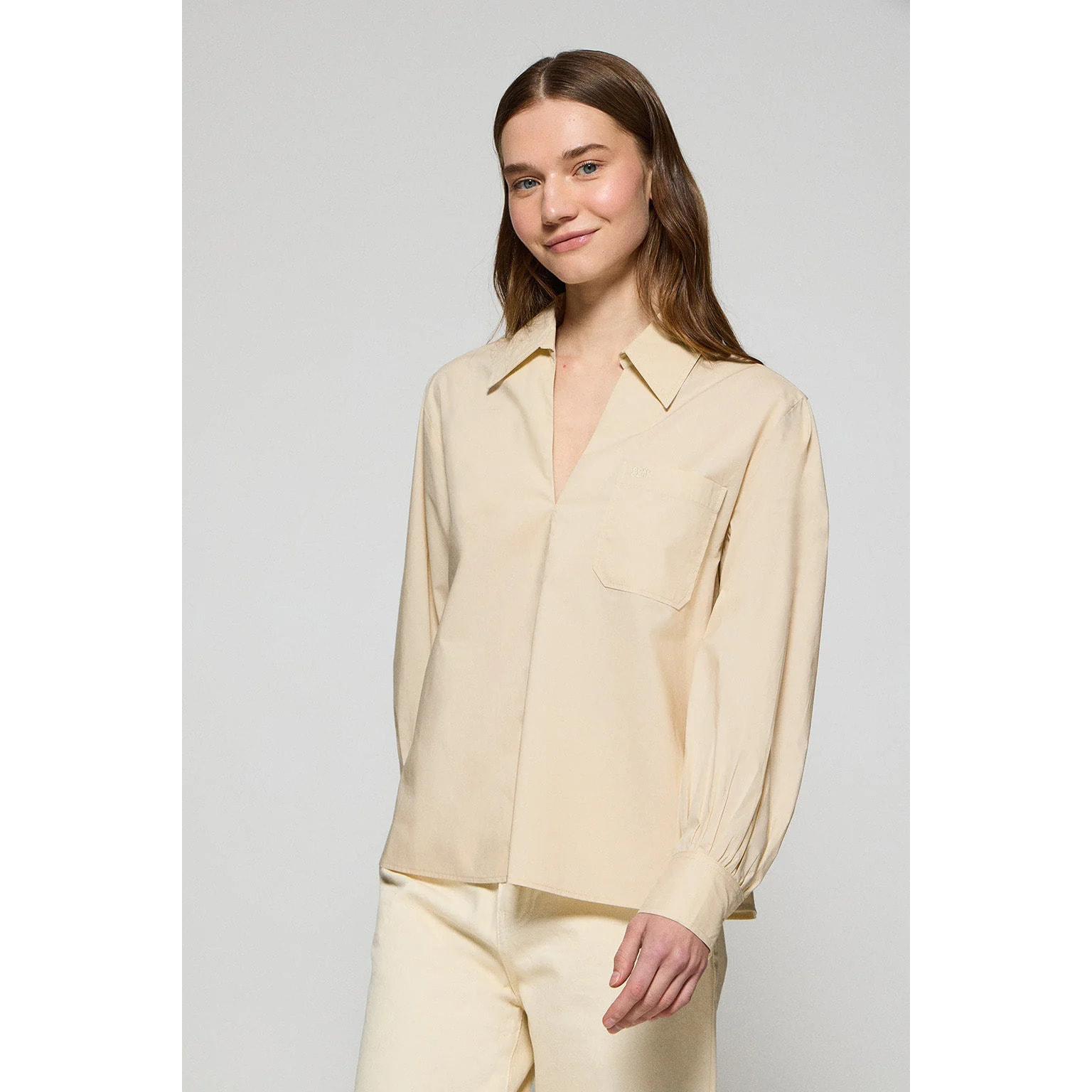 Blusa Solar beige in cotone con particolare ricamato