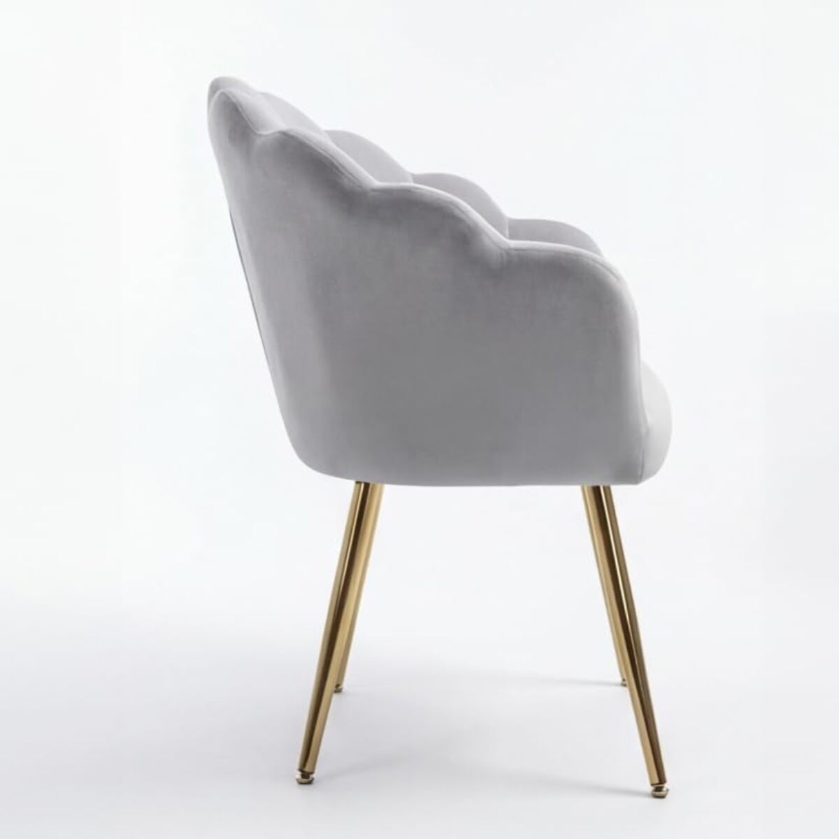 Poltrona in velluto design a conchiglia elegante e moderna, seduta imbottita confortevole con base in legno e gambe in metallo dorato, poltroncina versatile per soggiorno, camera o ufficio, stabile e resistente fino a 100 kg, stile raffinato e decorativo