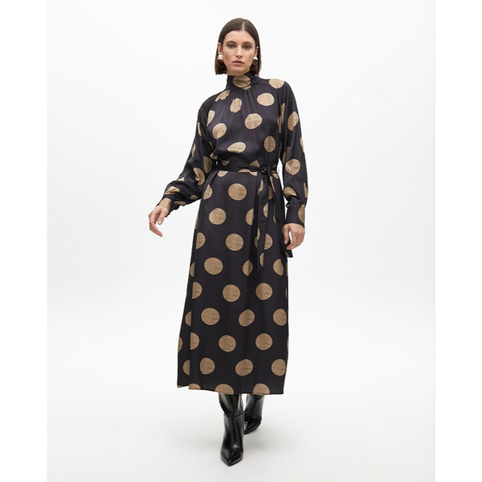 Abito svasato collo alto a pois