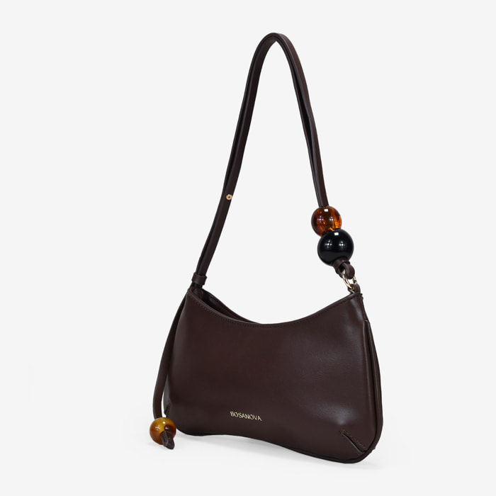 Bolso de hombro marrón con cuentas marmoladas
