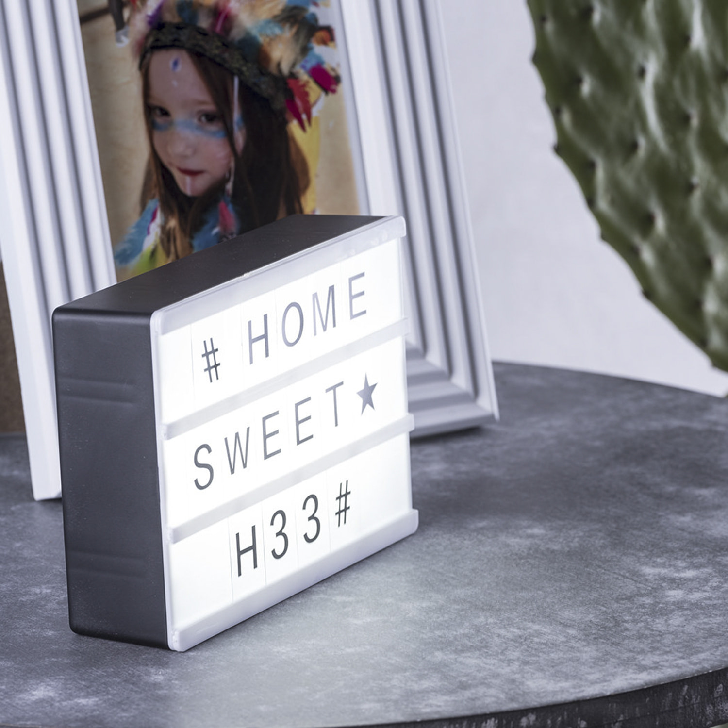 Cinemax, scatola di luce lightbox con corpo retroilluminato. Include 82 pezzi.