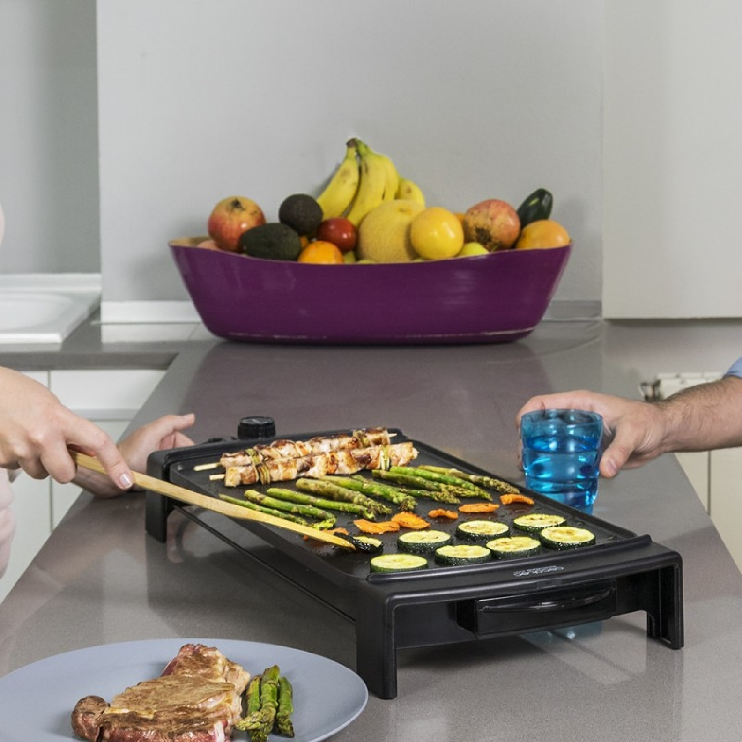 Plancha de Asar Eléctrica Black&Water 2150. Potencia 2150 W, Cuerpo de Aluminio