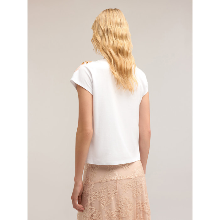 Motivi - Camiseta con parche bordado - Blanco
