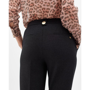 Pantaloni in maglia con bottoni