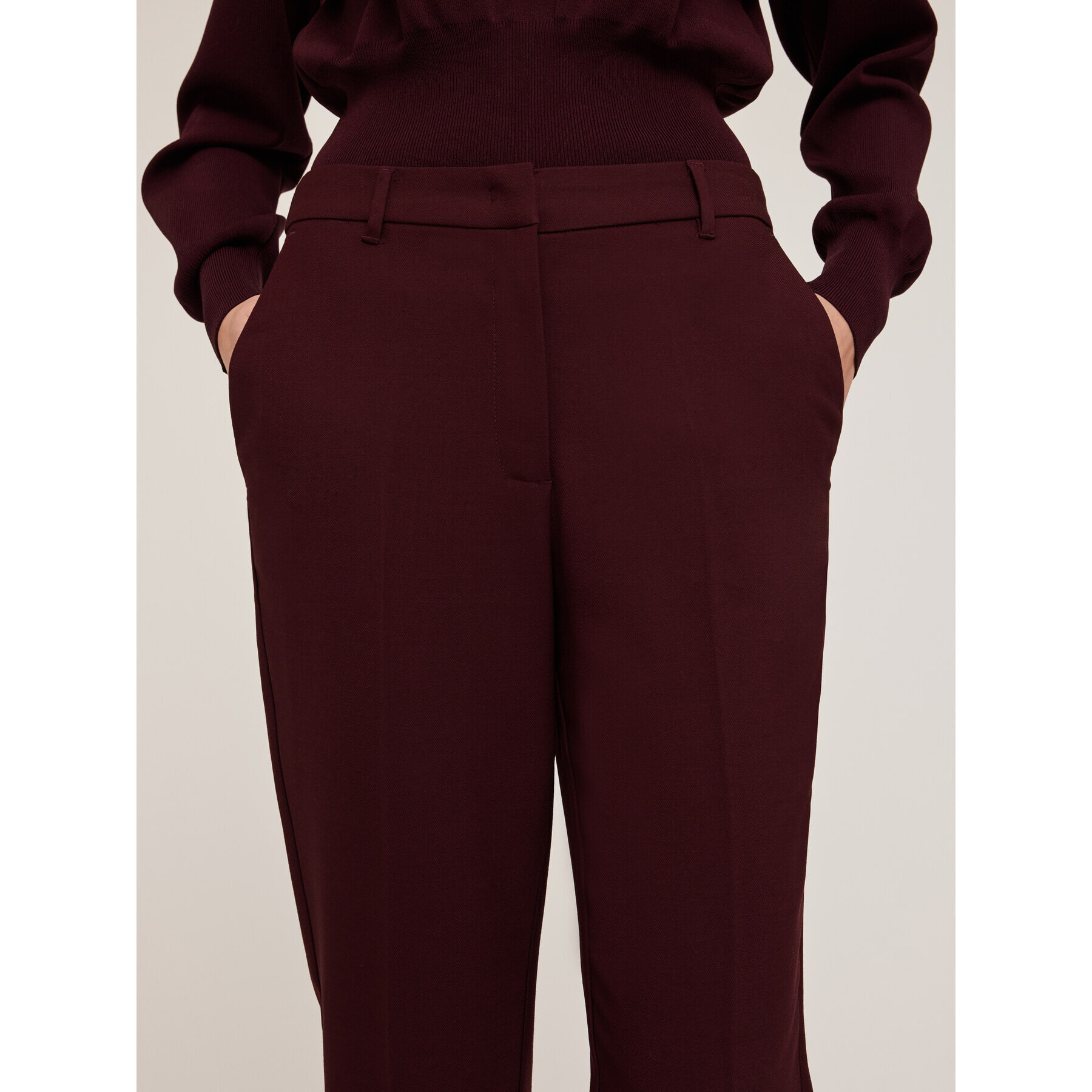 Motivi - Pantalón regular en tejido técnico. - Burgundy