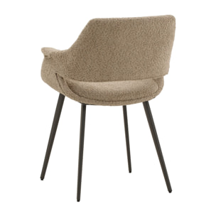 Set di 2 sedie EMBAJADORES in tessuto beige effetto bouclé e gambe in metallo nero, con braccioli