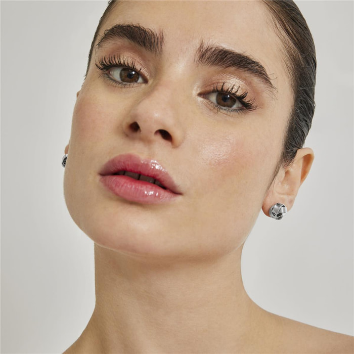 Pendientes Lux by Lux acabados en baño de rodio