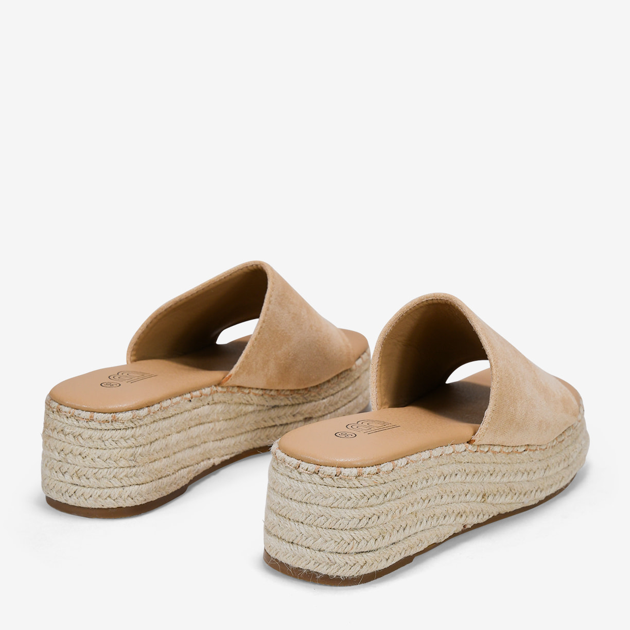 Sandalias de cuña arena con esparto