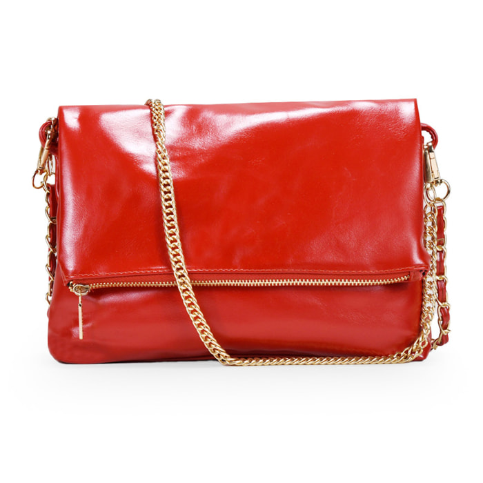 Bolso de hombro rojo con solapa y cadena