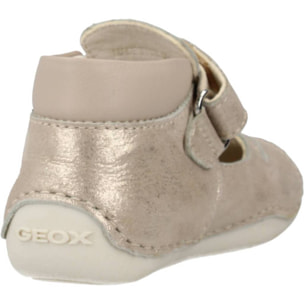 Zapatos Niña de la marca GEOX  modelo B TUTIM A ORO