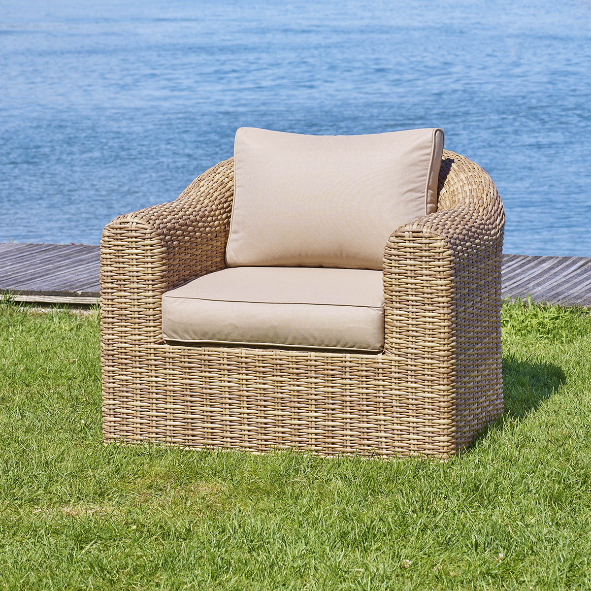 Fauteuil de salon de jardin "Mooréa" savana aluminium traité époxy en résine tressée