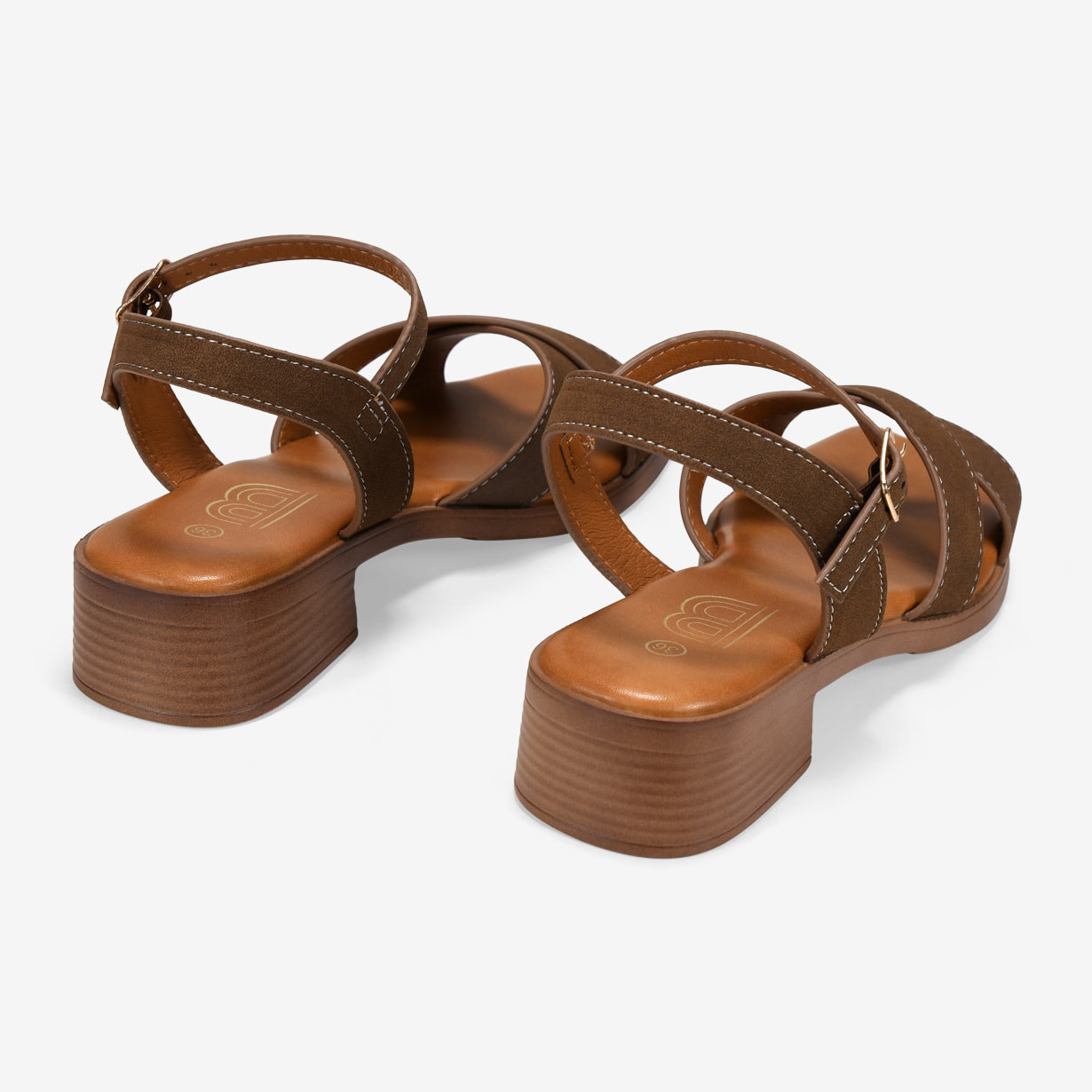 Sandalias de tacón cuero con hebilla