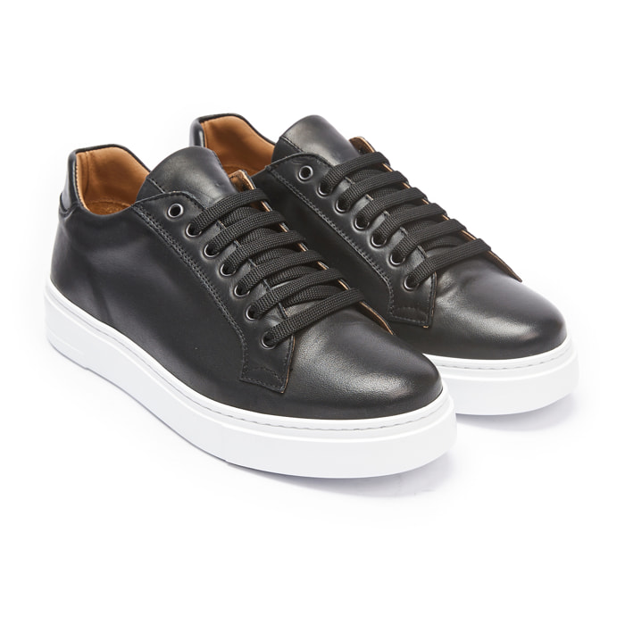 Classic Lace-up Sneaker British Passport Nero