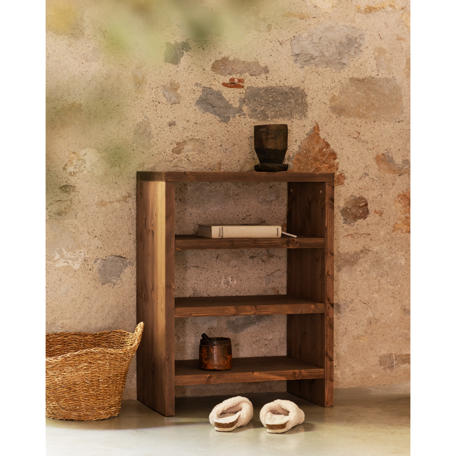 Étagère à chaussures en bois massif ton chêne foncé 80x60cm Hauteur: 80 Longueur: 60 Largeur: 35