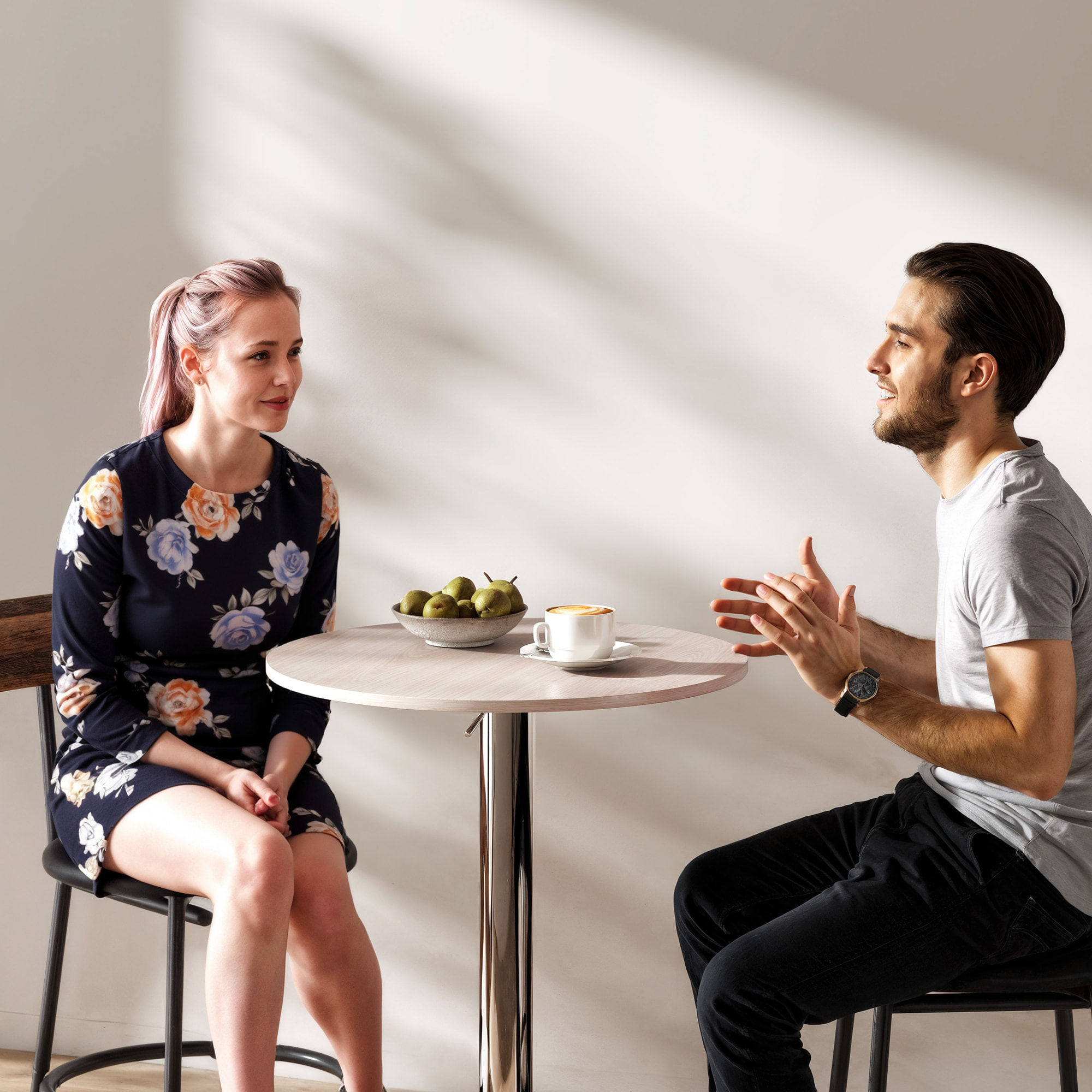 Mesa de Bar Redonda Ajustable en Altura 67-93 cm, Mesa Alta de Bar, Tablero Ø60 cm y Giratorio 360°, con Base Redonda de Metal Cromado, para Bistró, Cocina Comedor, Madera Natural