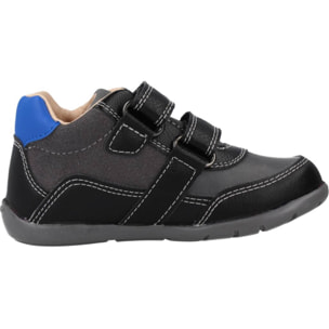 Zapatos Niño de la marca GEOX  modelo B ELTHAN BOY A GRIS