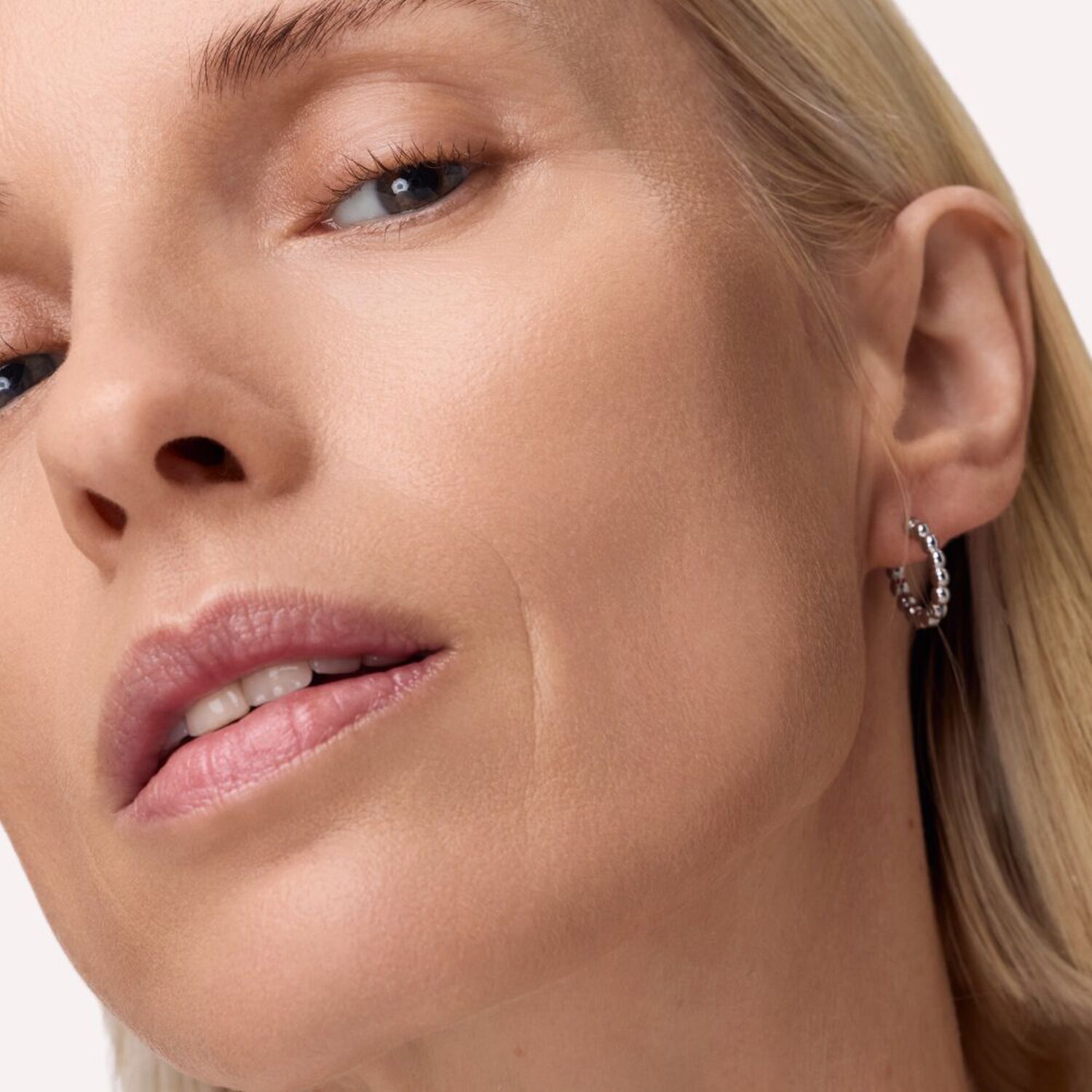Invisible Cover Cushion Foundation - Fond de Teint Fini Mat à Effet Flouteur Tenue 24h