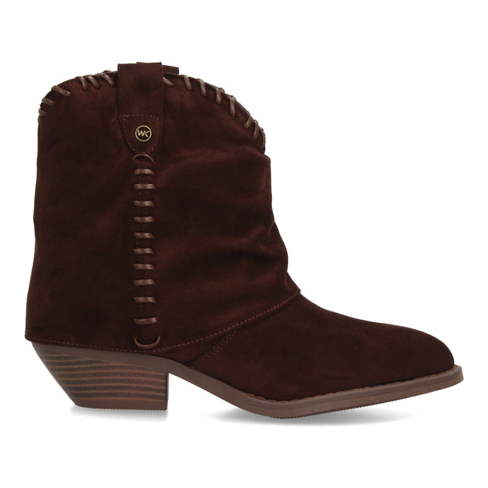 Botines cowboy con costuras decorativas