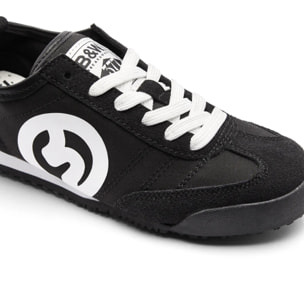 Sneakers nere con dettagli in pelle scamosciata