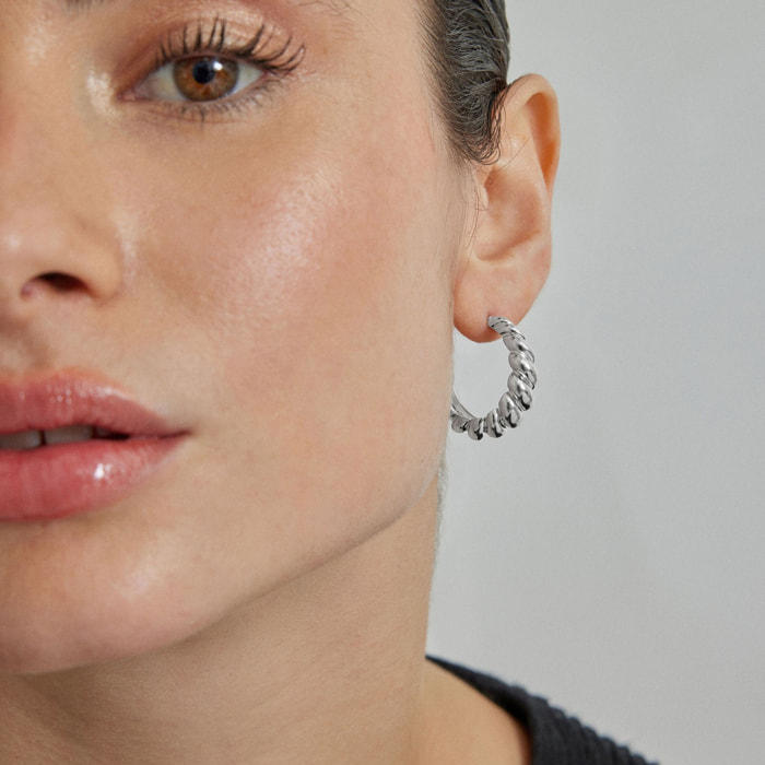 Pendientes de 16mm de diámetro acabados en rodio