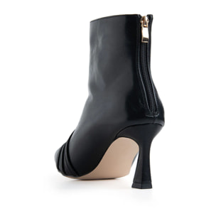 Tronchetto tacco 10 e triplo cinturino - NERO